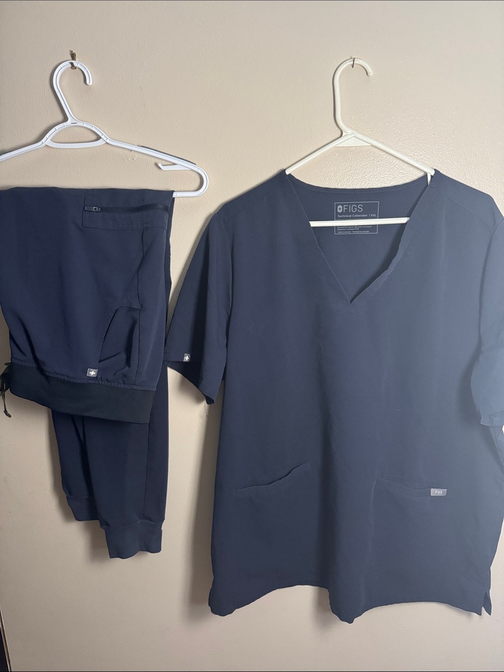 Figs Navy Blue Scrub Top and Jogger Pants Set